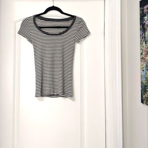 White and Gray striped short sleeves t shirt